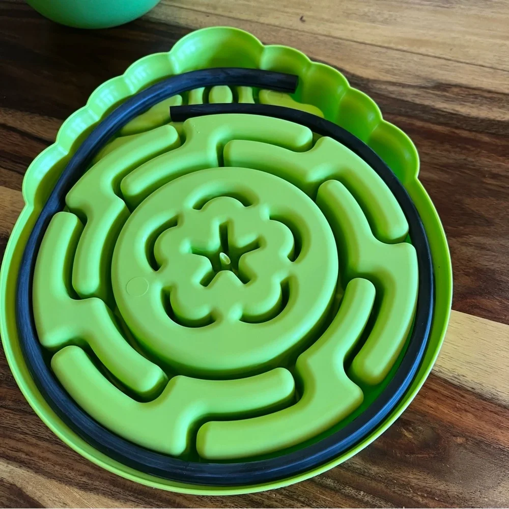 NIB Lime Green Strawberry Flower Pet Slow Feeder Bowl